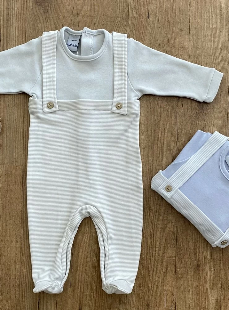 100 x 100 cotton romper or pajamas in two colors.