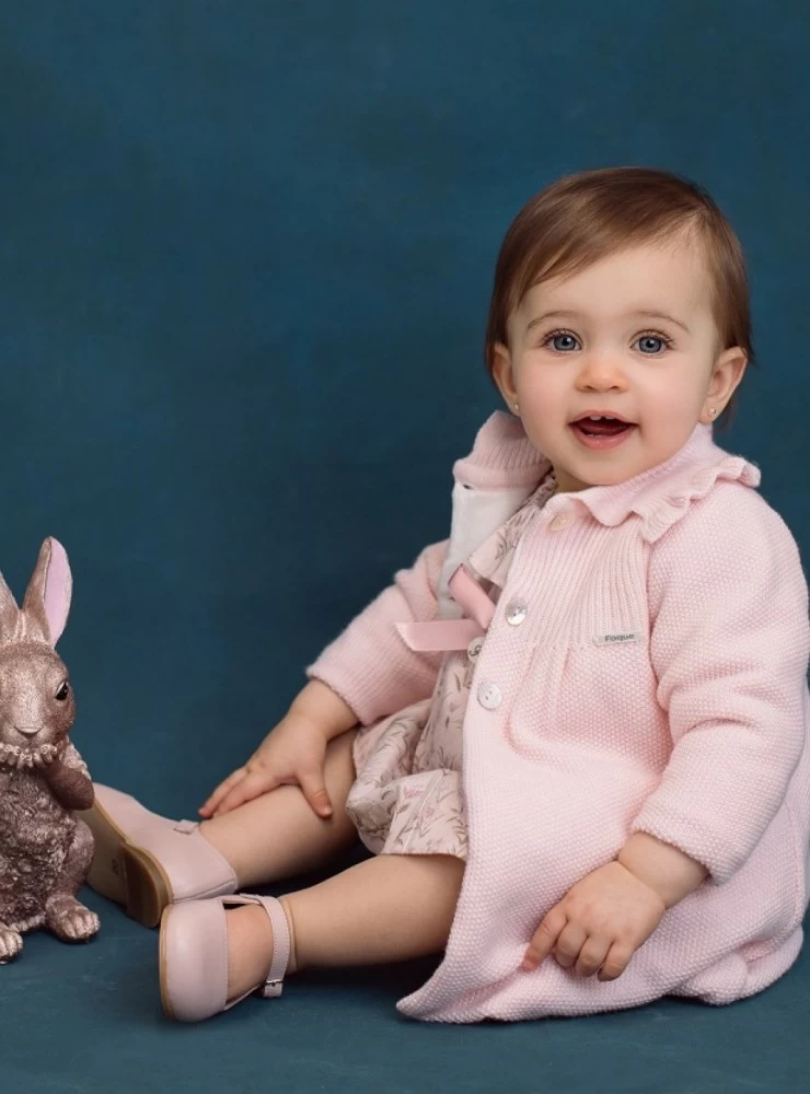 Abrigo de niña en punto rosa bebe Foque | Lacasitadeblanca.es