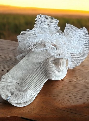 Ankle sock for girls with tulle. Very original.