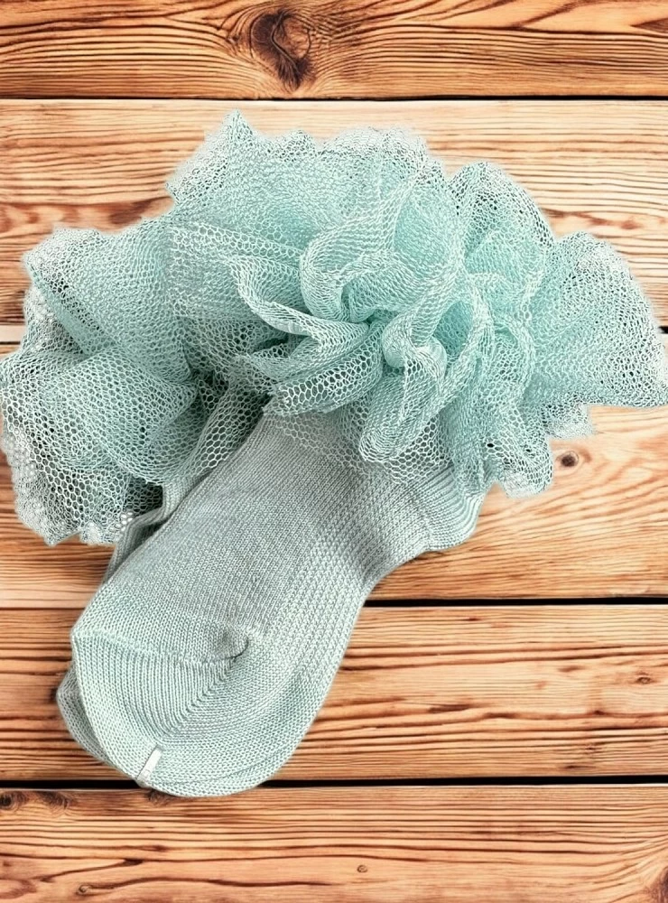 Ankle sock for girls with tulle. Very original.