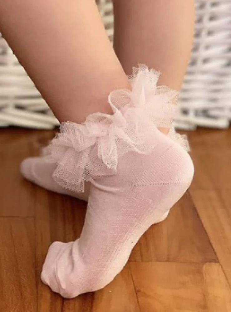 Ankle sock for girls with tulle. Very original.