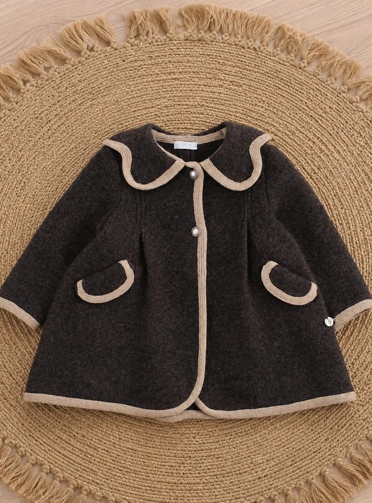 Austriaca de lana para niña con cuello y lazo de Foque