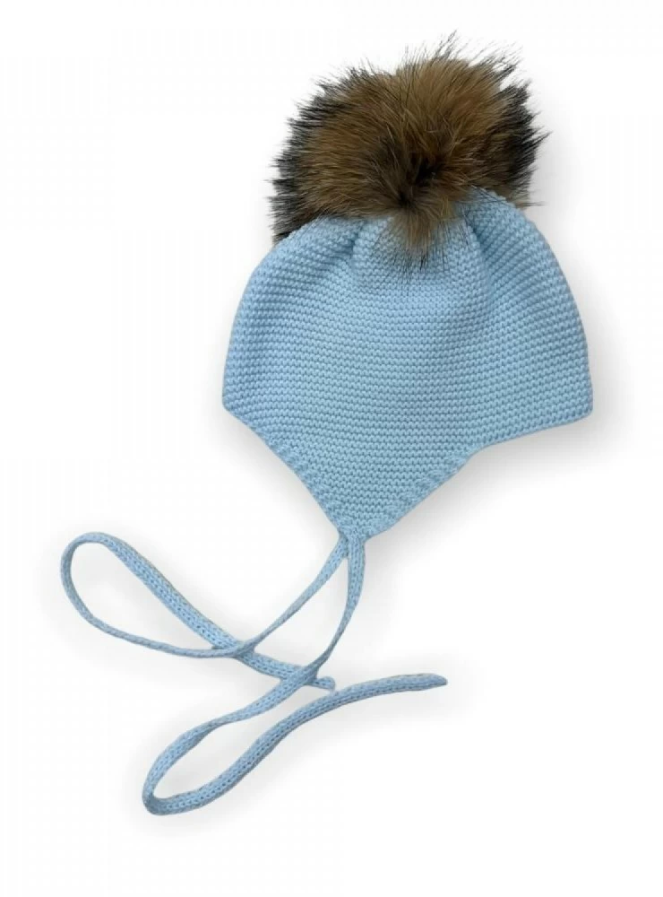 Aviator hat with fur pompom