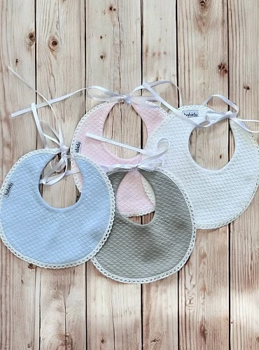 Babero redondo de piqué colección London