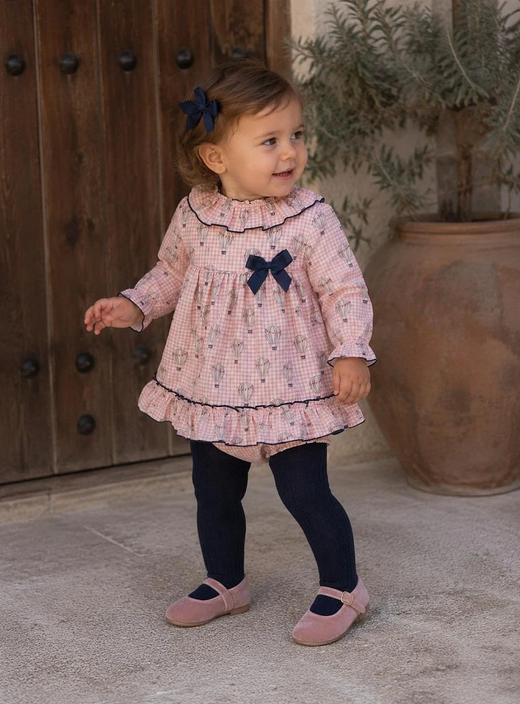 Baby girl's dress with matching panties and balloon print.