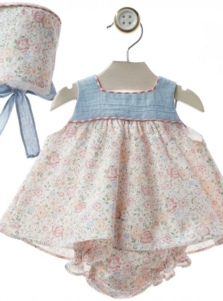 Baby Jesus set with bonnet and bloomers, Mayólica collection