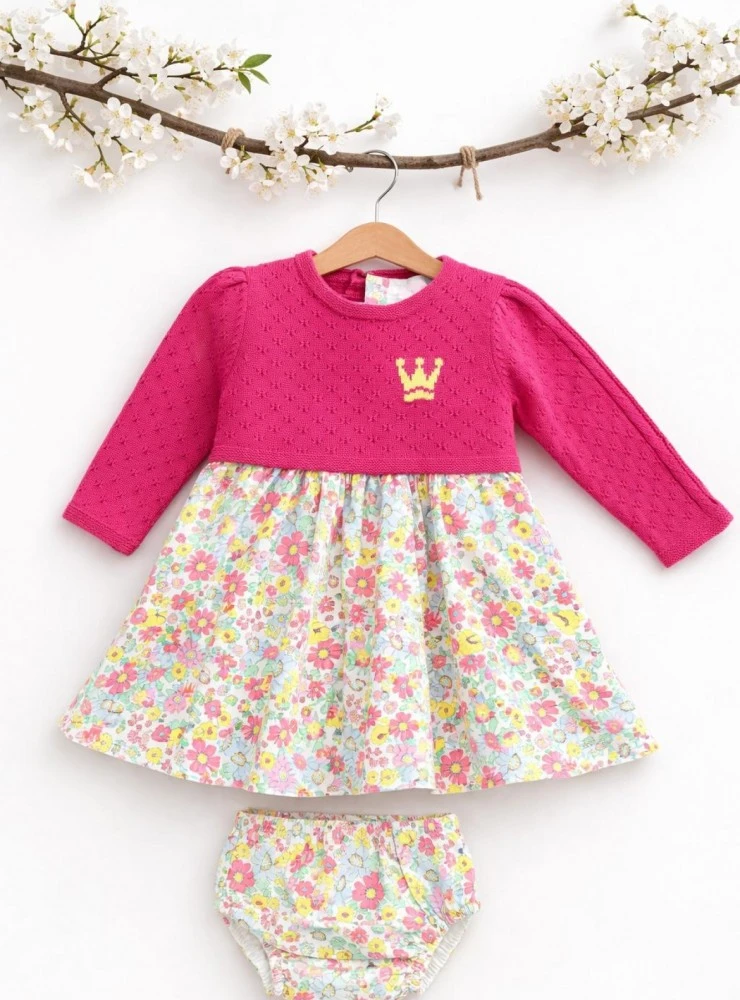 Baby outfit with bloomers and sweater from the Cósima Collection