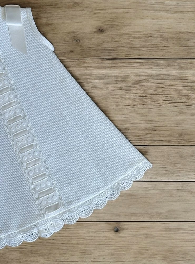 Batón unisex de piqué color Beige con pasacintas