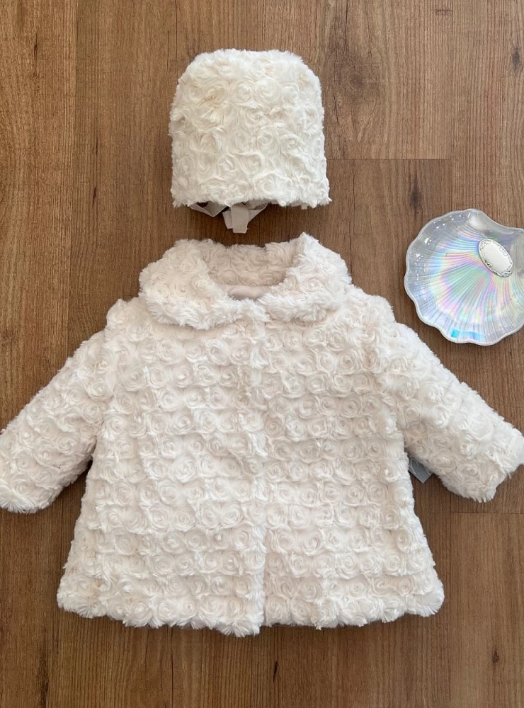 Beige unisex coat and bonnet set. Special Ceremony or dress