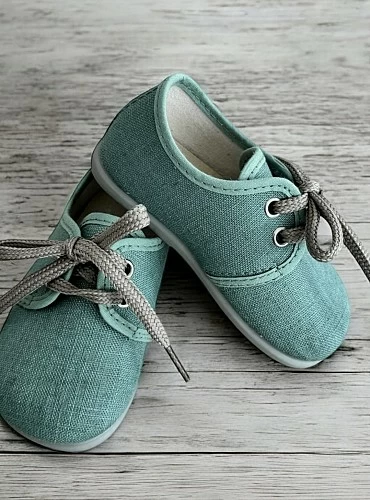 Blucher de cordones en lino verde o crudo. Calzado Respetuoso