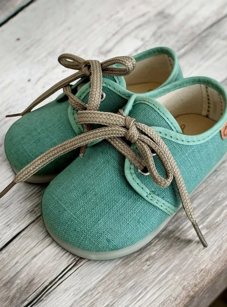 Blucher de cordones en lino verde o crudo. Calzado Respetuoso