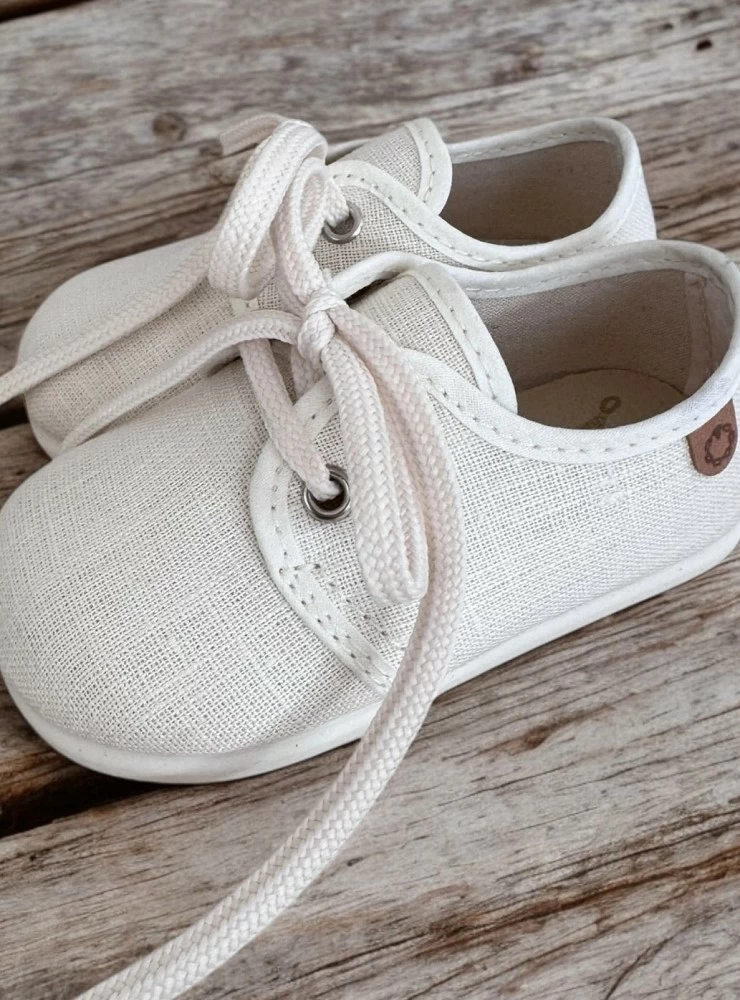 Blucher de cordones en lino verde o crudo. Calzado Respetuoso