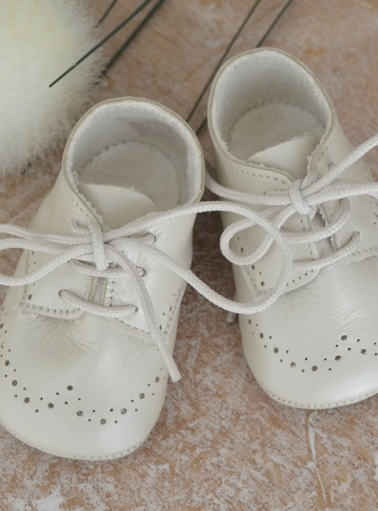 Blucher de piel Nacarada, es unisex O-Invierno