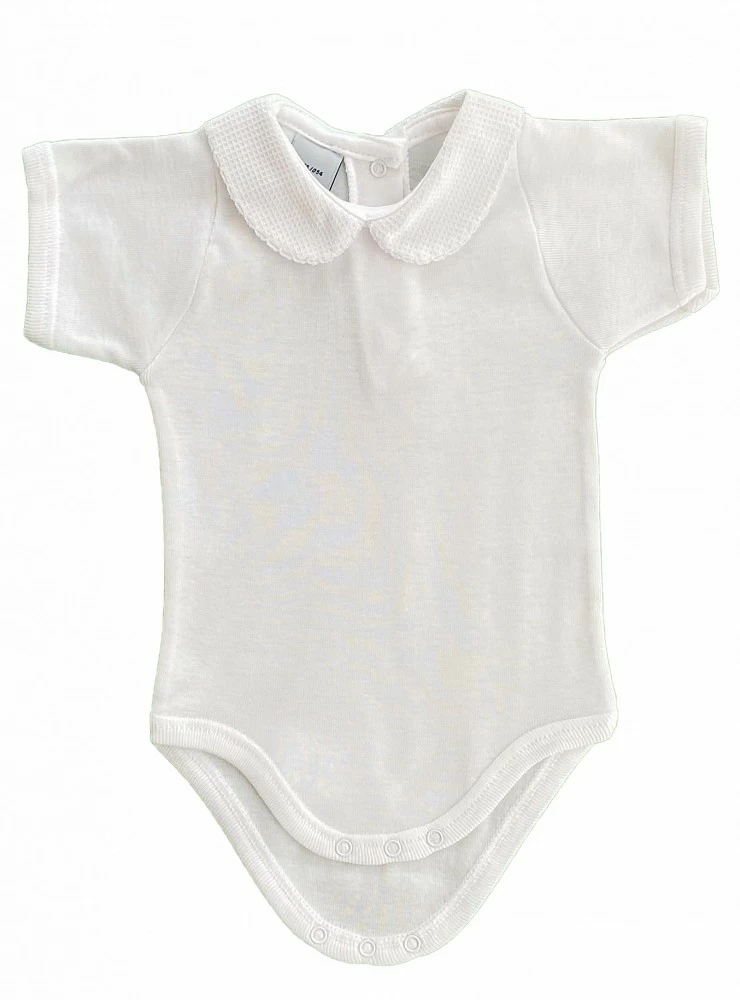 Body unisex blanco con cuello bordado en tres colores. P-Verano