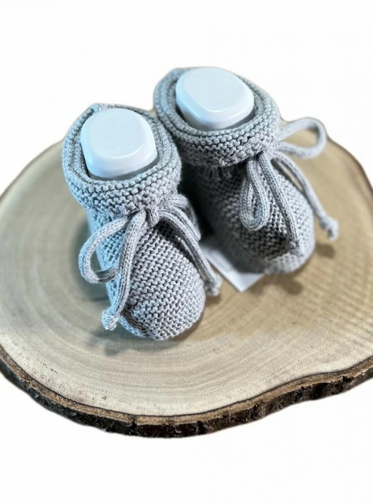 Booties in summer point. Blue or gray.