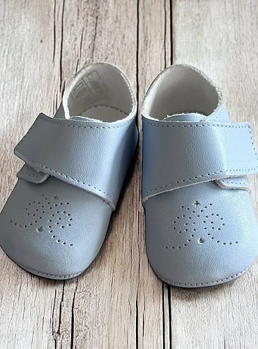 Botita para niño de piel azul celeste