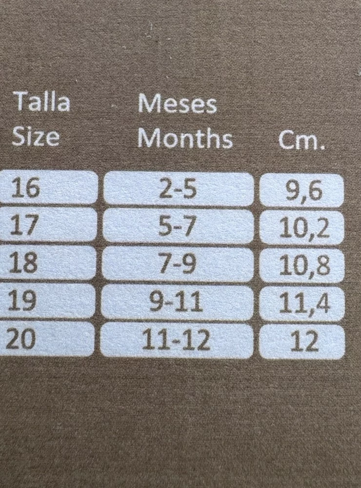 Botitas de bebé en ante Beige con cordones