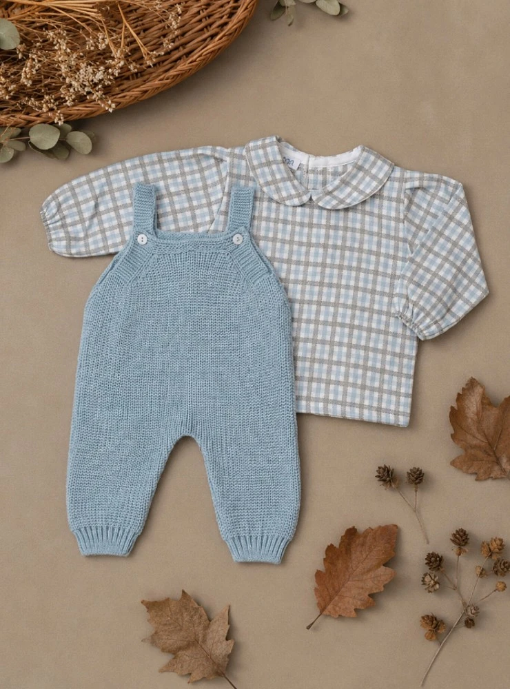Boy's dungarees and blouse set from the Nube collection