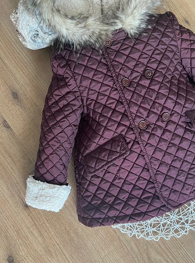 Burgundy padded unisex duffle coat.