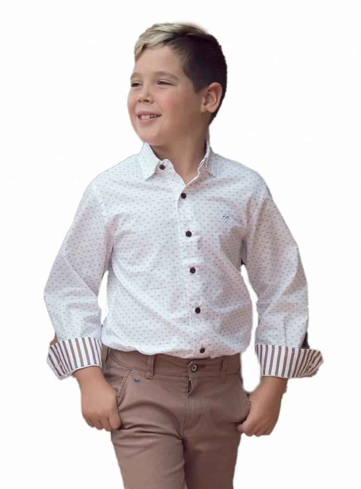 Camisa de ni o en color blanco con camel. Lacasitadeblanca.es