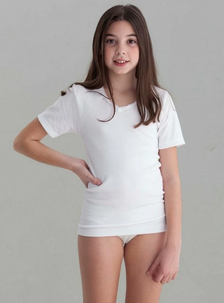 Camiseta interior para niña en manga corta