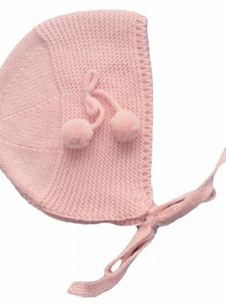 Capota de punto rosa palo con pompón a un lado. O-Inv