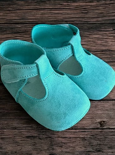Children's sandal in water green suede