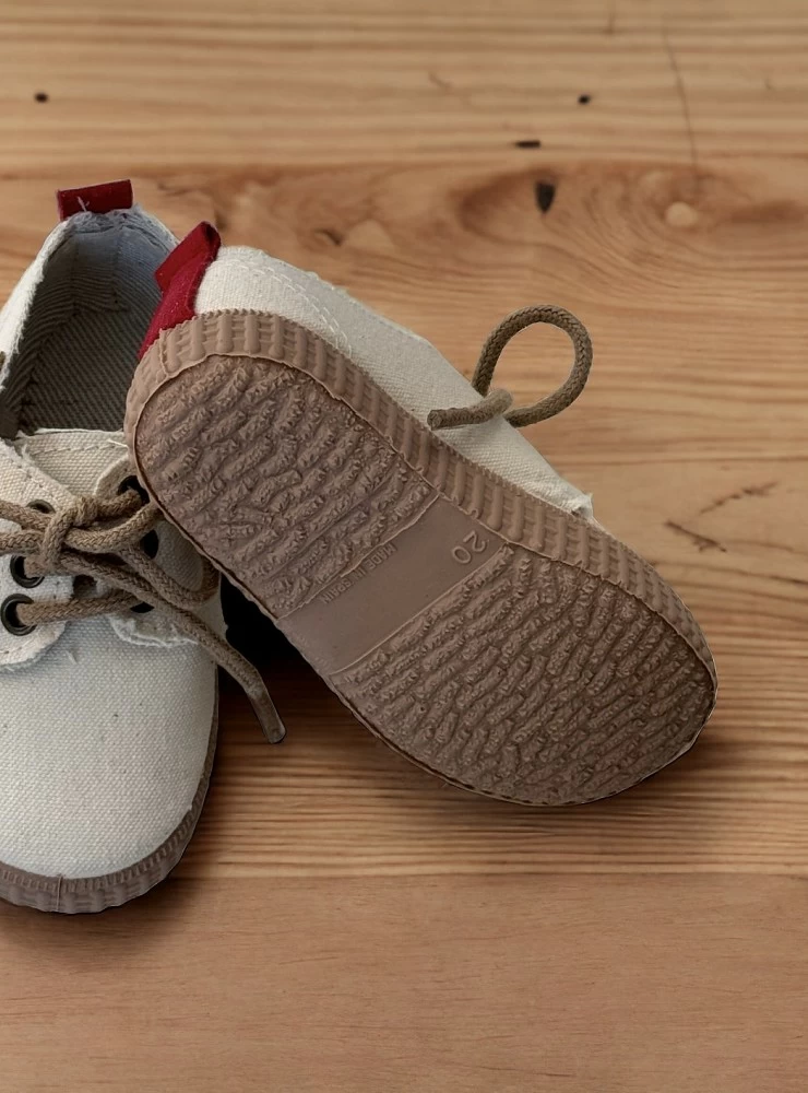 Children's linen shoe with laces. Special ceremony