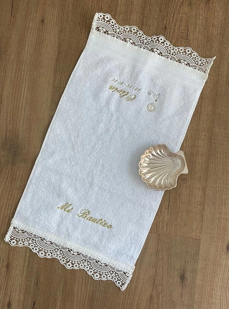 Christening towel in white terry with lace. Custom