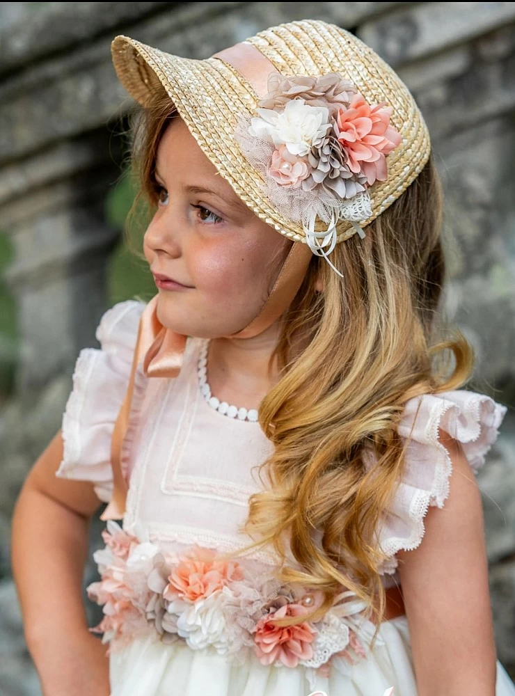 Colonial bonnet for girls. Peach Collection