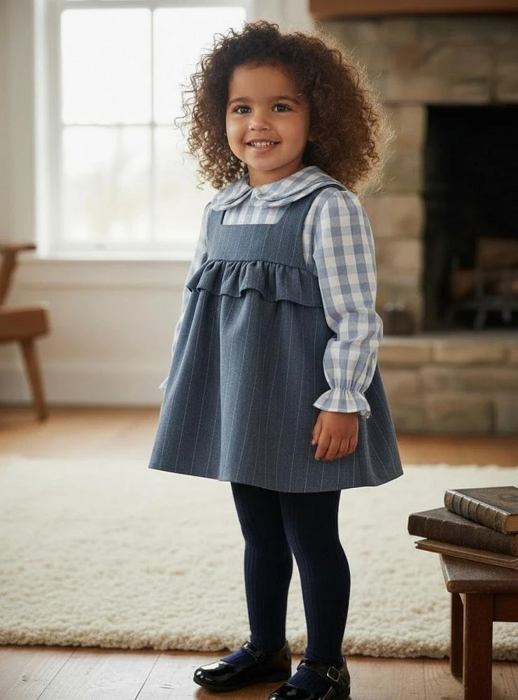 Conjunto bebé niña tres piezas con pichy azul, blusa de cuadros y braguita | Colección Nieves