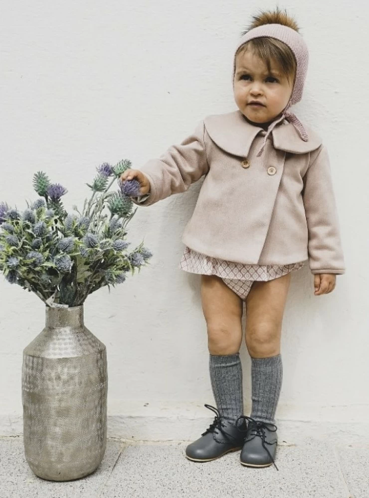 Conjunto bebé niña. Chaqueta y braguita