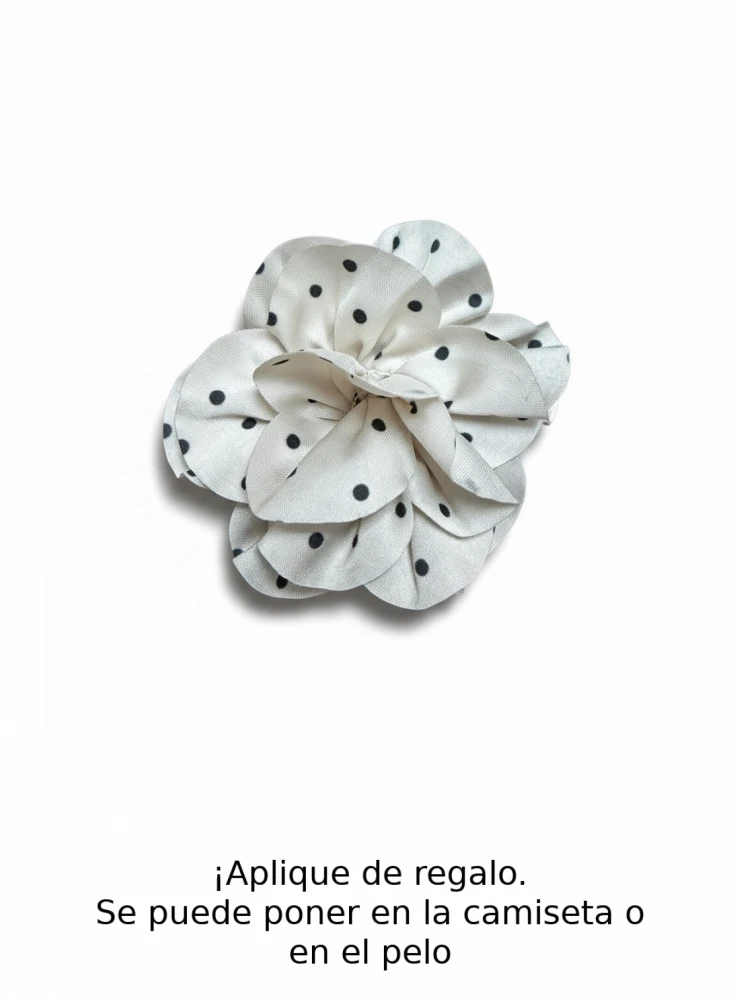 Conjunto Camiseta y falda plisada. Aplique de regalo