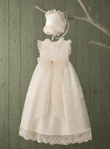 Conjunto de bautizo unisex. Faldon y capota