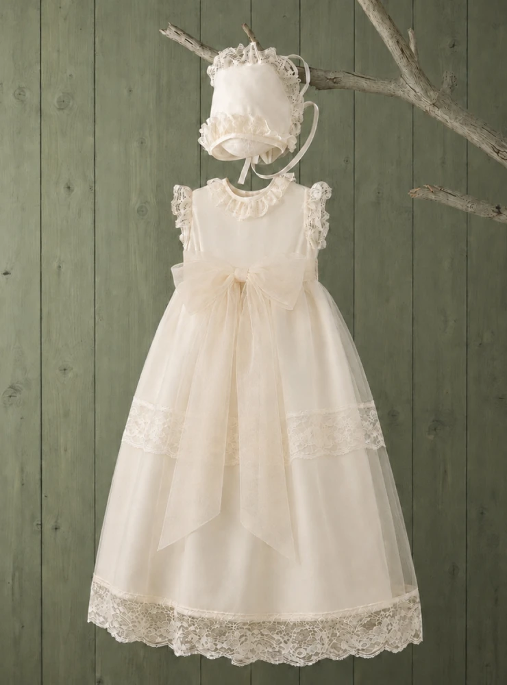 Conjunto de bautizo unisex. Faldon y capota