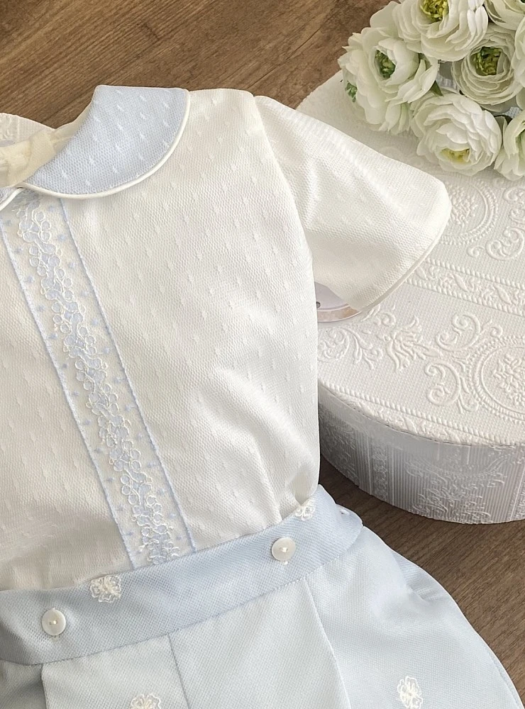 Conjunto de blusa y bombacho para bebé en beige y celeste