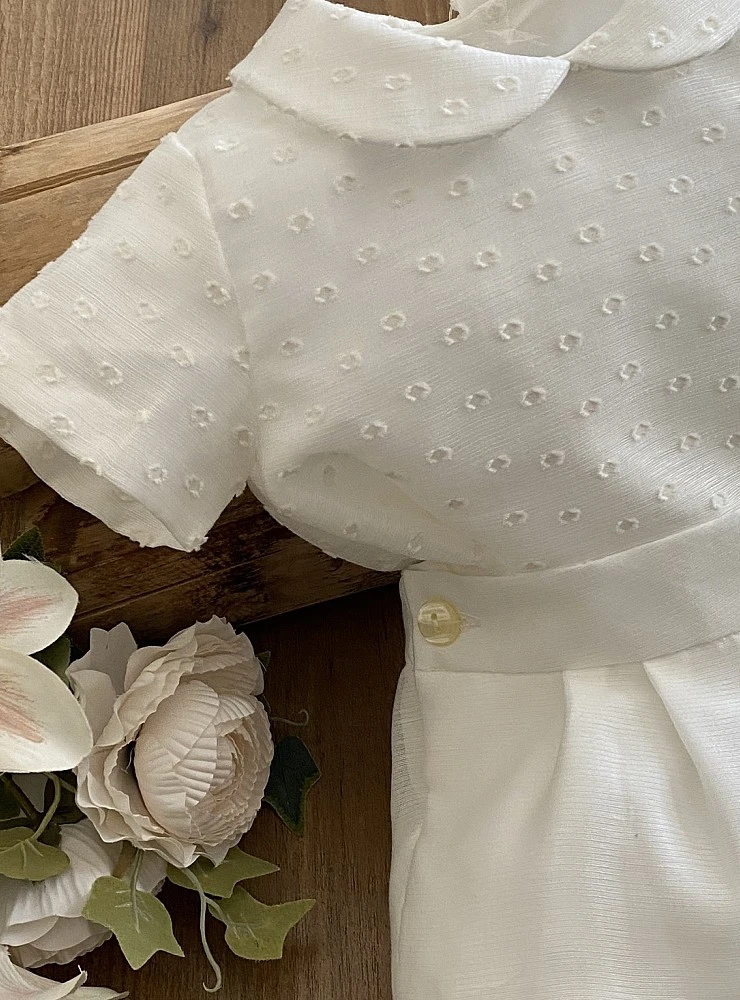 Conjunto de blusita y bombacho para bebé en muselina beige