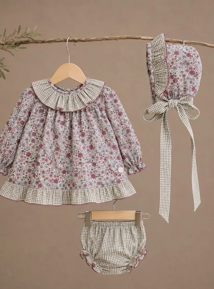 Conjunto de jesusito, capota y braguita para niña Colección Liberty Malva