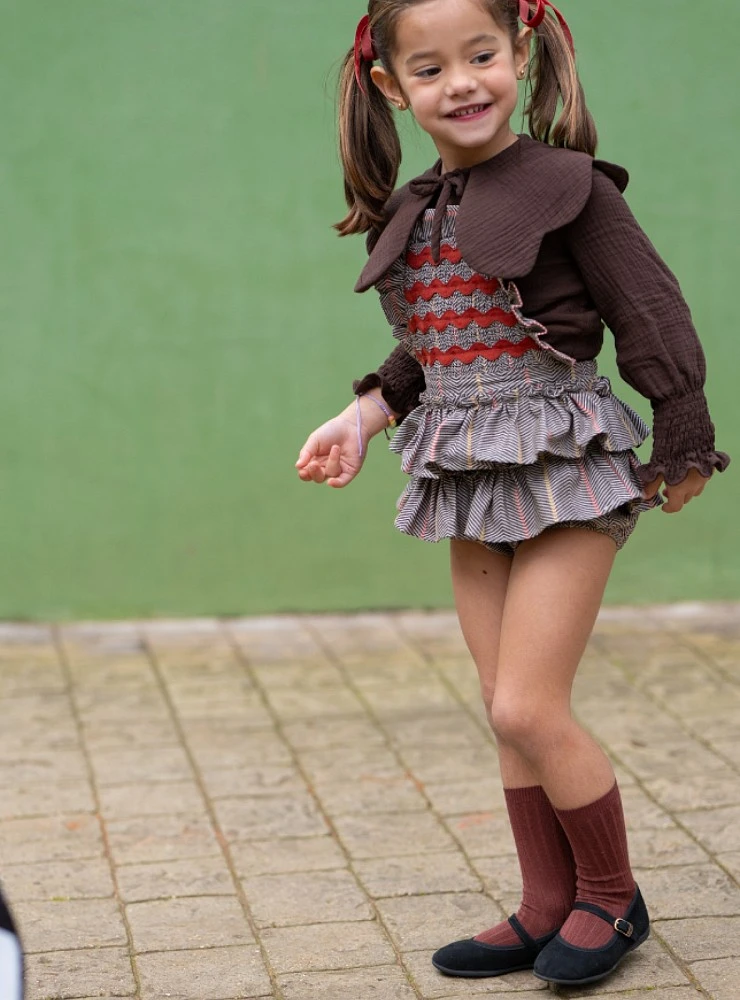 Conjunto de niña colección Nuez con pichy y blusa de muselina