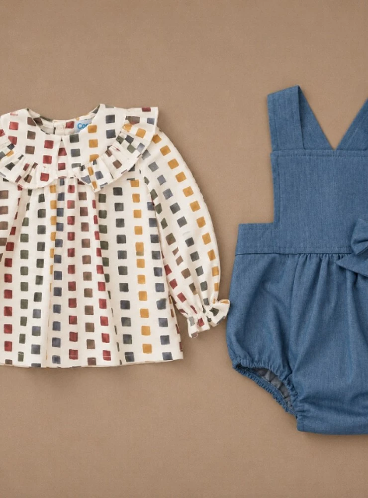 Conjunto de peto vaquero y blusa para niña Colección Parchís