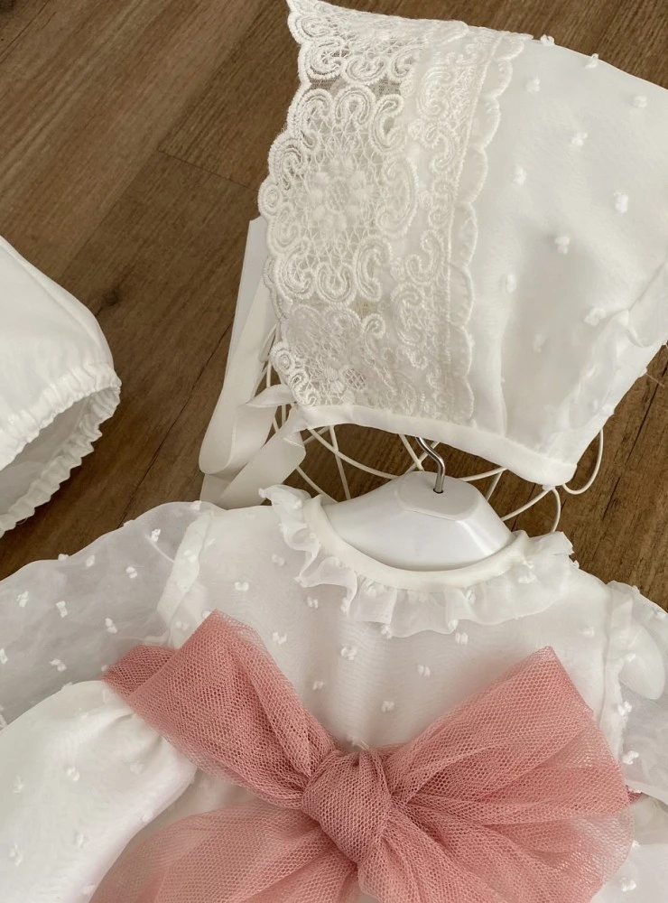 Conjunto de vestido, capota y braguita de bautizo para bebé