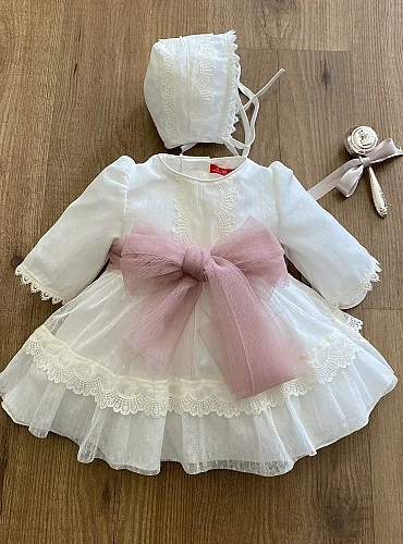 Conjunto de vestido y capota para bebé en tul bordado con lazo rosa