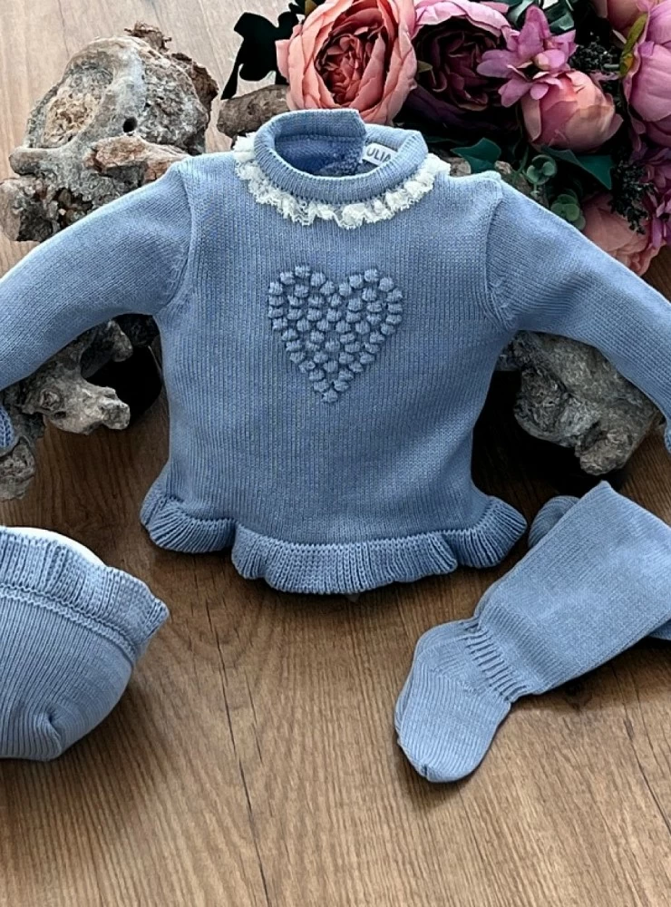 CONJUNTO PRIMERA PUESTA NIÑO RECTO SWEET HEART,CELESTE EMPOLVADO.PUNTO  GRUESO.INVIERNO 21.