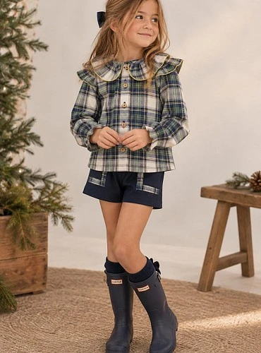 Conjunto Niña Blusa de Cuadros y Short Marino Colección Anastasia La Peppa