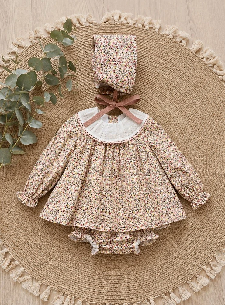 Conjunto niña jesusito, capota y braguita Colección Cascabel