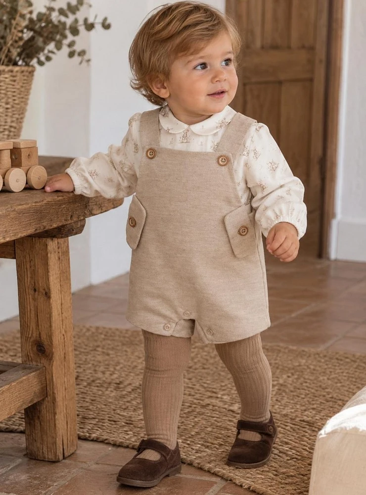 Conjunto Niño Peto Arena y Blusa de Viella con Conejitos