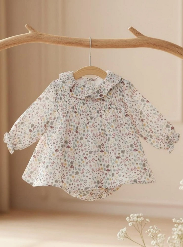 Conjunto para bebé niña con jesusito y braga de muselina | Colección Ella