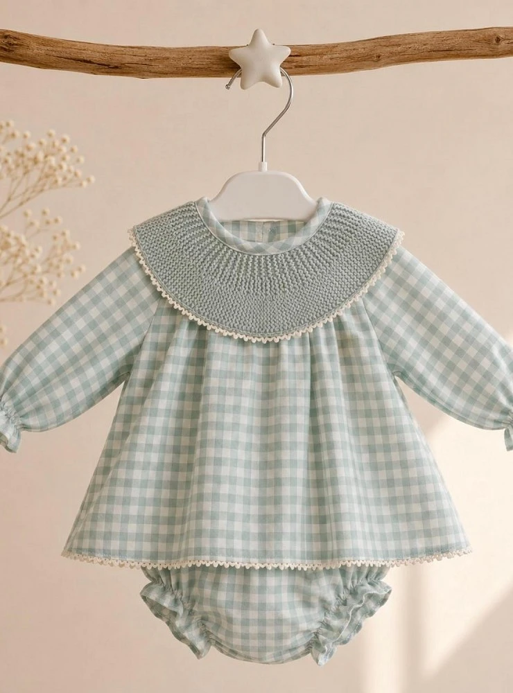 Conjunto para bebé niña con jesusito y braguita | Colección Sophia