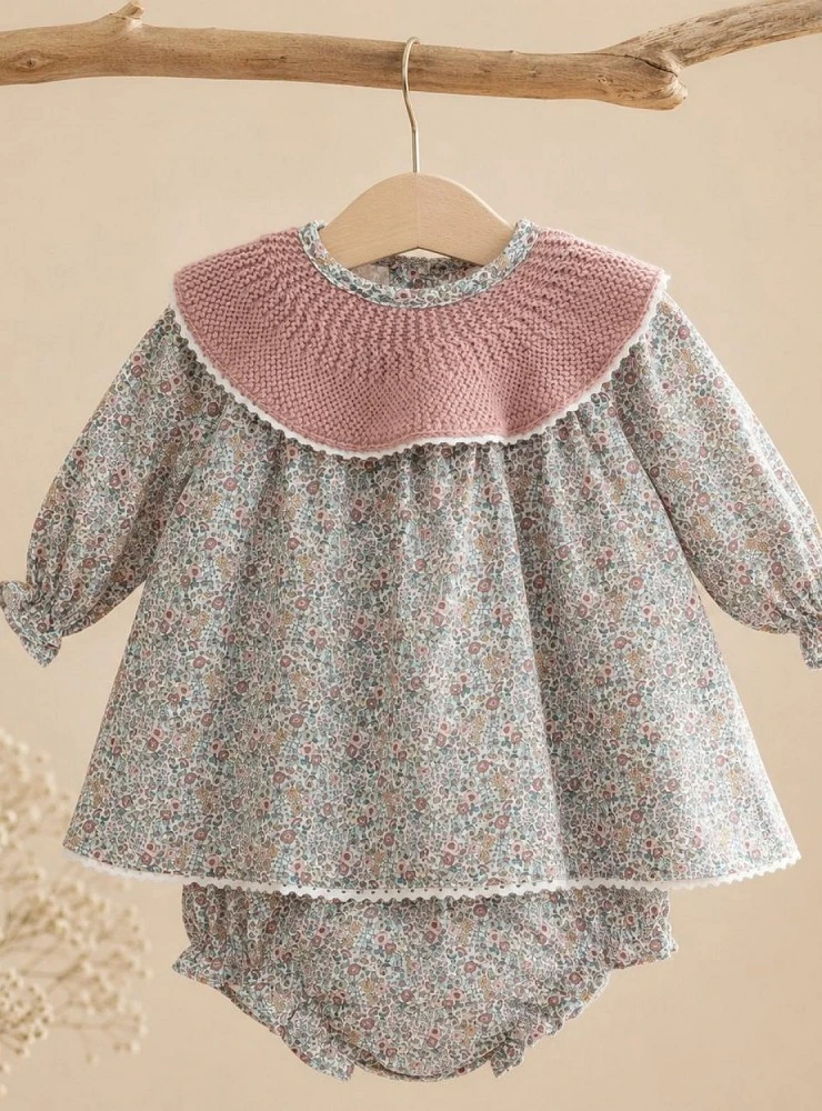 Conjunto para bebé niña con jesusito y braguita | Colección Valquiria