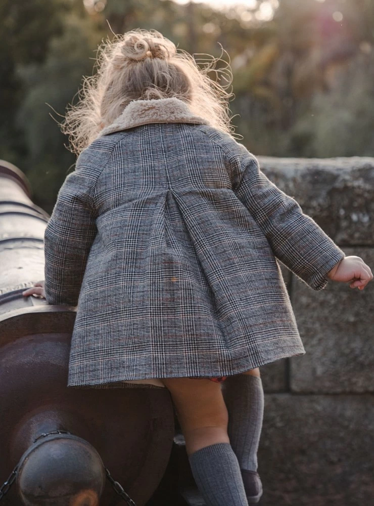 Conjunto para niña abrigo y capota London de josé varón